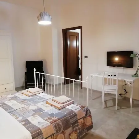 Guest house Siracusa - Locazione Turistica Parking Included Syracuse